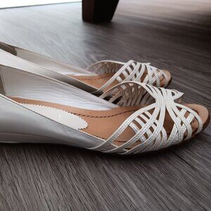 Sigerson Morrison Womens White Sandals Wedge Patent Leather Made in Italy